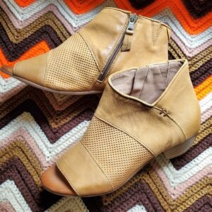 Miz Mooz Clermont Leather Block Heel Booties Tan